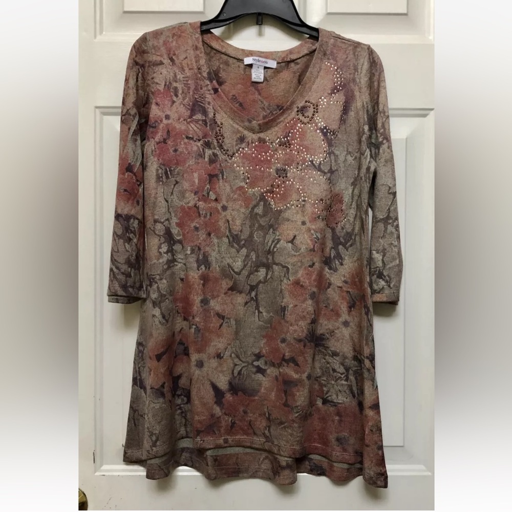 STYLE &CO. TOP WOMEN'S SIZE S KNIT BROWN FLORAL RHINESTONES V-NECK 3/4 SLEEVESS